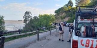 Buscan intensamente a un adolescente que cayó al río Paraná en San Lorenzo. Foto: Rosario Info.