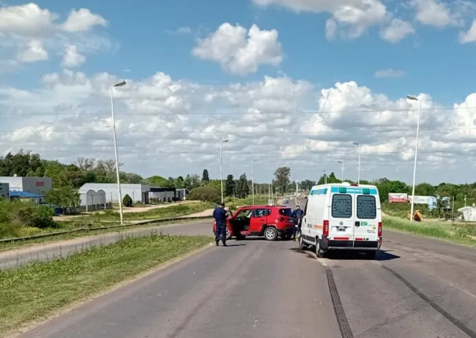 Choque entre ambulancia y camioneta en Ruta 39: dos conductores con lesiones leves Choque entre ambulancia y camioneta en Ruta 39: dos conductores con lesiones leves