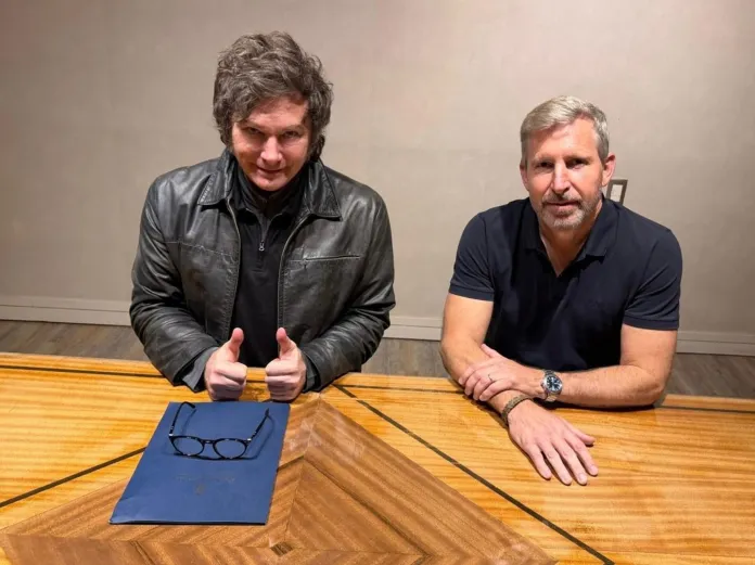Javier Milei y Rogelio Frigerio se reunieron en Entre Ríos para coordinar políticas y avanzar en obras clave Javier Milei y Rogelio Frigerio se reunieron en Entre Ríos para coordinar políticas y avanzar en obras clave