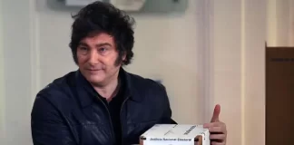 Javier Milei votó en la UTN de Almagro.