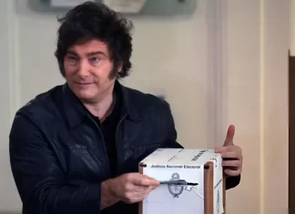 Javier Milei votó en la UTN de Almagro.