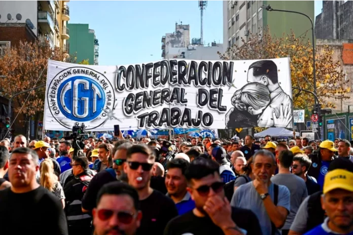 Para la CGT, la reforma laboral busca “abaratar despidos” y no crear empleo