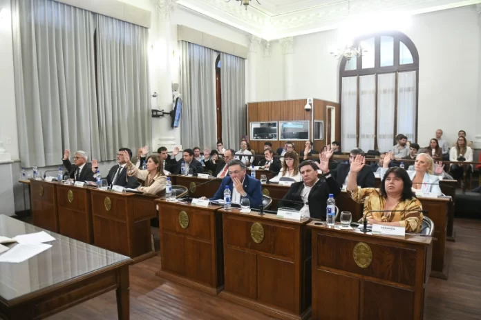 m_1759347078_47478 El Senado de Entre Ríos aprobó la reforma de la Ley de Juicio por Jurados