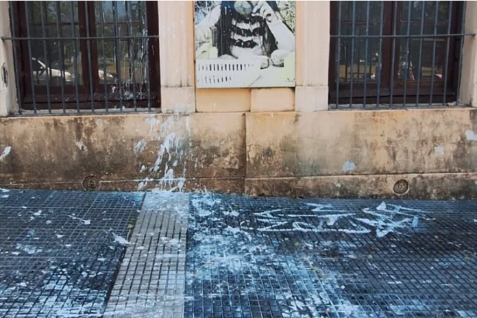 Vandalismo y pintadas antisemitas. Foto: (GPER).