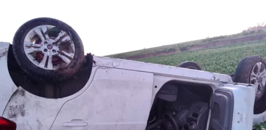 Despiste y vuelco en la ex Ruta 131. Foto: Policía de Entre Ríos