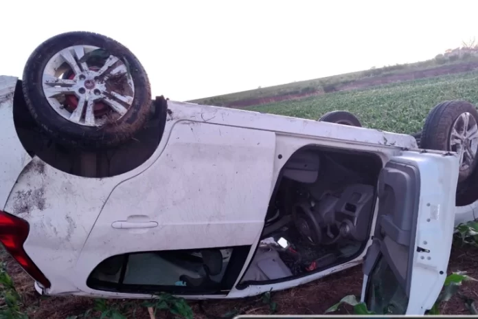 Despiste y vuelco en la ex Ruta 131. Foto: Policía de Entre Ríos