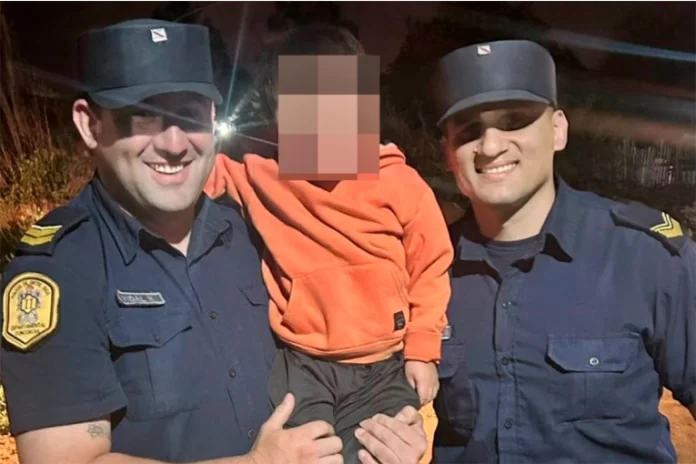 Policías salvaron la vida de un niño en Concordia. Foto: Concordia Policiales