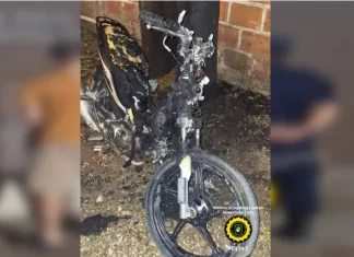 Así quedó la moto de la mujer que denunció a su pareja