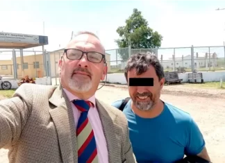 El prófugo se entregó en compañía de abogado.