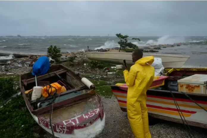 El huracán Melissa toca tierra en Jamaica: ya hay tres muertos. Foto: AP. El huracán Melissa toca tierra en Jamaica: ya hay tres muertos. Foto: AP.