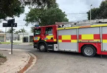 Intentó quemar cables y casi provoca un incendio en varias viviendas de Paraná Incendio de cables puso en riesgo a viviendas. Foto: Bomberos Voluntarios de Paraná