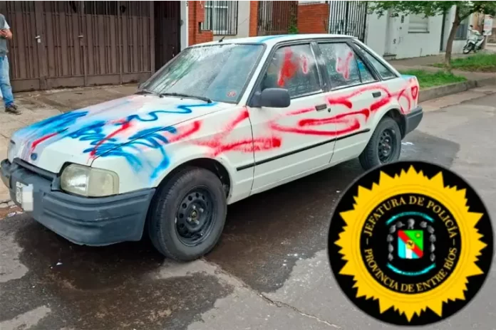 Así quedó el auto del vecino que denunció a los menores Así quedó el auto del vecino que denunció a los menores