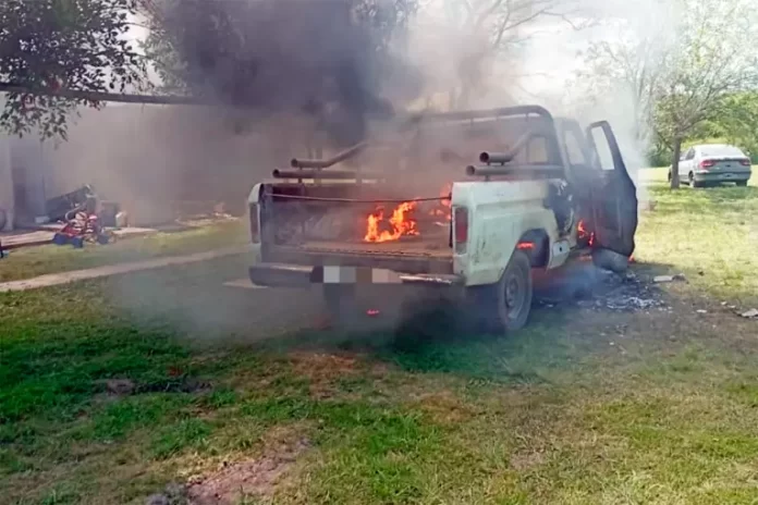 La camioneta prendida fuego La camioneta prendida fuego