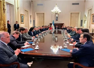 Milei encabezará una mesa de diálogo con gobernadores para avanzar en reformas y el Presupuesto 2026