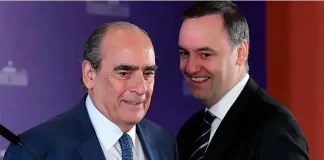 Sale Francos, entra Adorni. Foto: (Clarín).