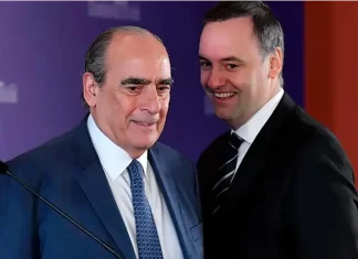 Sale Francos, entra Adorni. Foto: (Clarín).