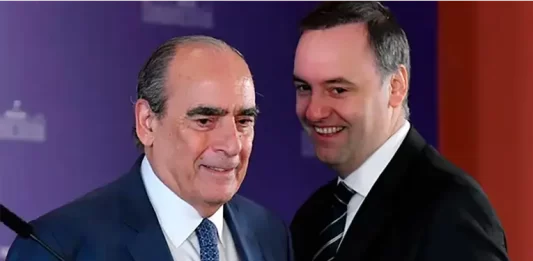 Sale Francos, entra Adorni. Foto: (Clarín).