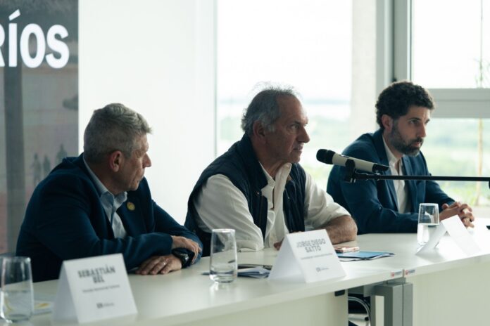 Scioli presentó en Paraná las políticas nacionales para potenciar el turismo entrerriano. Foto: (GER). Scioli presentó en Paraná las políticas nacionales para potenciar el turismo entrerriano. Foto: (GER).