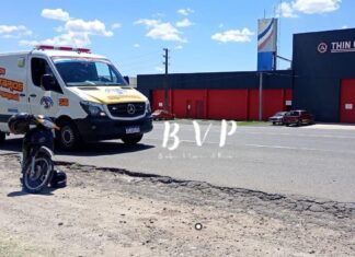 Dos personas heridas tras un accidente entre un auto y una moto en Colonia Avellaneda. Foto: (BVP).