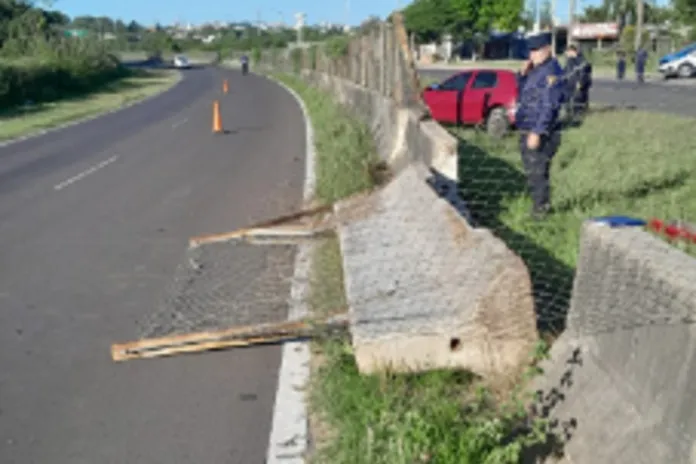 Tragedia en el Acceso Norte: un hombre murió tras chocar contra un muro en Paraná