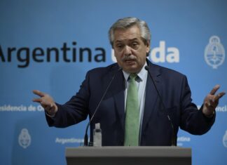 Confirmaron el procesamiento de Alberto Fernández en la causa Seguros. (Foto: AFP/Juan Mabromata).