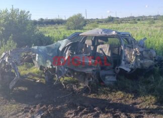 Grave choque frontal entre un camión y un auto en Concepción del Uruguay: un joven internado en terapia intensiva Grave choque frontal entre un camión y un auto.
