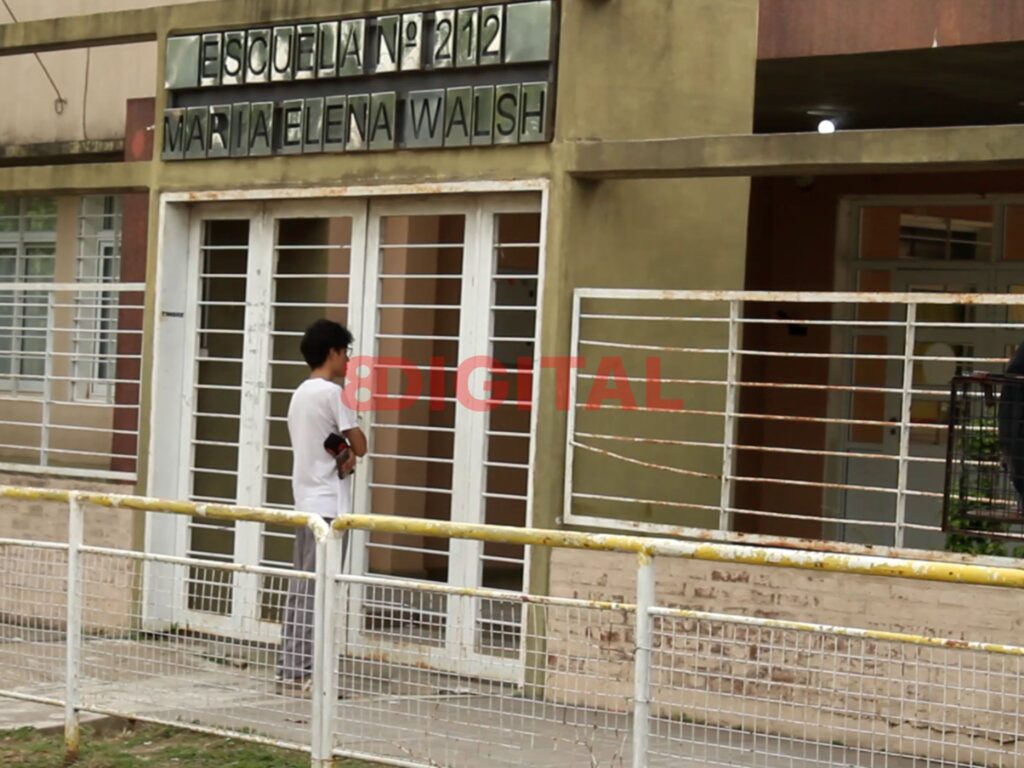 El momento que el móvil fue hablar en la escuela. Foto: Elochodigital.