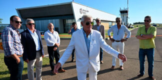 Aeropuerto de Salto, celebró la presentación del libro homenaje al piloto Hebert Rattin