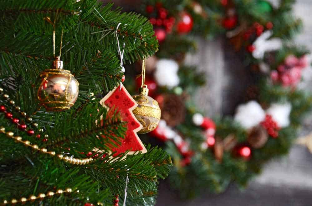 Armado del arbolito de Navidad.