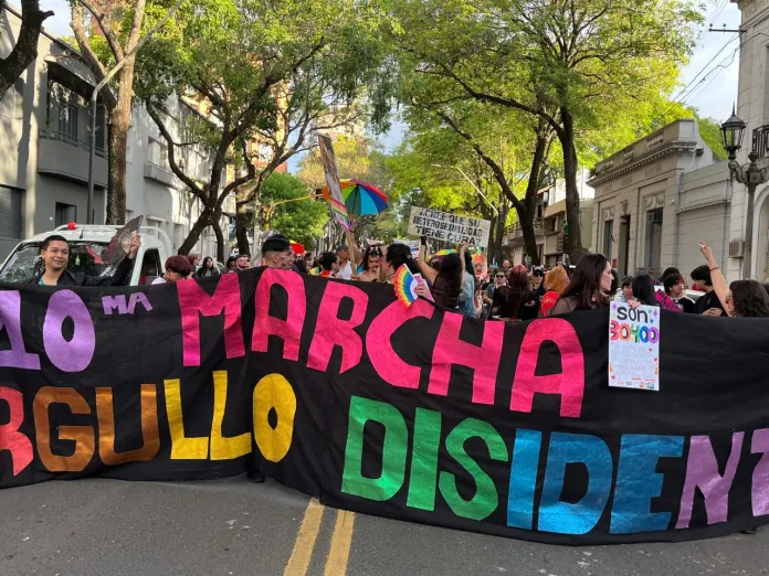 Multitudinaria Marcha del Orgullo Disidente en Paraná. Foto: Ahora ER