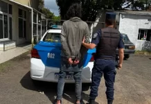 Detuvieron a un hombre que rompió la vidriera de un comercio en Paraná Detuvieron a un hombre que rompió la vidriera de un comercio en Paraná