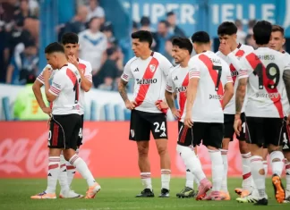 Malas noticias para River: la eliminación de Lanús dejó al Millonario con una sola chance para entrar a la Libertadores 2026 River quedó sin margen: perdió otra vía de clasificación a la Libertadores 2026. Foto: (NA).