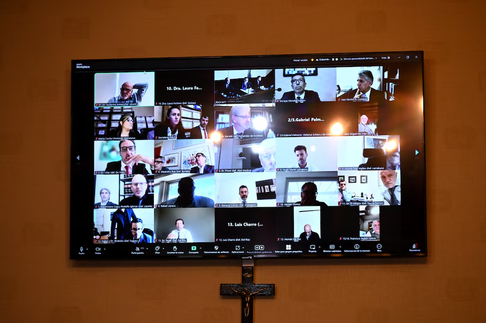 El zoom en el que estan conectados los participantes de la audienia/RS Fotos