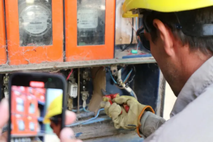 Enersa avanza con la regularización eléctrica