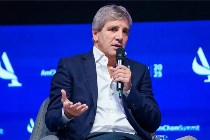Luis Caputo, ministro de Economía. Foto: (NA).