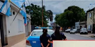 La mujer detenida y el cuchillo secuestrado. Foto: P.E.R.