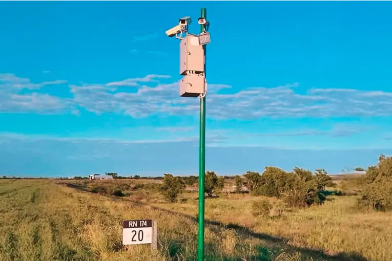 Instalaron radares de control en la Ruta 174. Foto: (Chikilín Albornoz).