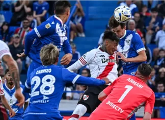 Vélez y River empataron 0-0 en Liniers y el Millonario quedó al borde de quedar afuera de la Copa Libertadores Vélez y River empataron 0-0 en Liniers y el Millonario quedó al borde de quedar afuera de la Copa Libertadores