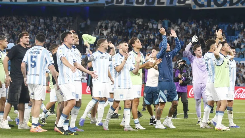 Racing celebra su agónico triunfo