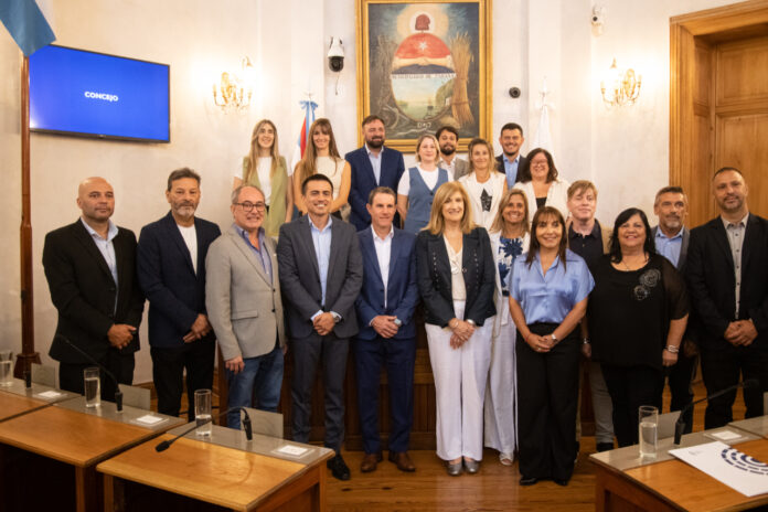 Asumieron los nuevos defensores del pueblo de Paraná. Foto: (MP)