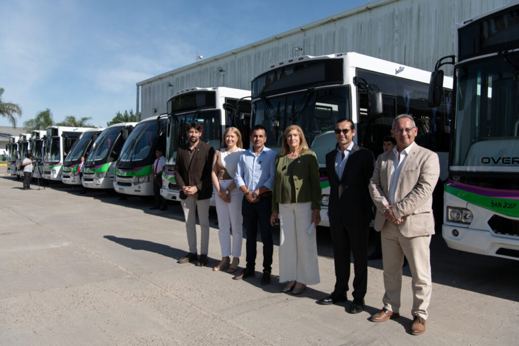 Paraná presentó la nueva flota 0 km del Sistema de Transporte Urbano. Foto: (MP)