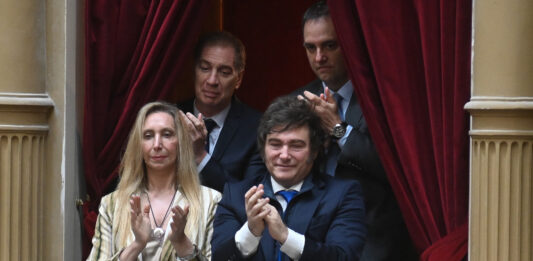 Milei impulsa una reforma laboral