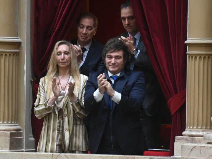 Milei impulsa una reforma laboral