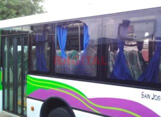 Atacaron y dañaron dos colectivos nuevos.