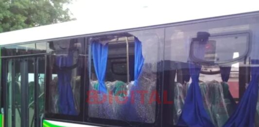 Atacaron y dañaron dos colectivos nuevos.