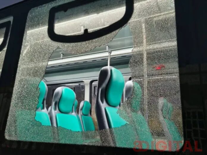 Volvieron a atacar un colectivo urbano nuevo en Paraná