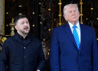 Guerra en Ucrania: Trump habló con Putin antes de reunirse con Zelenski en Florida Donald Trump recibe a Volodimir Zelenski en la Florida (Foto: AP)