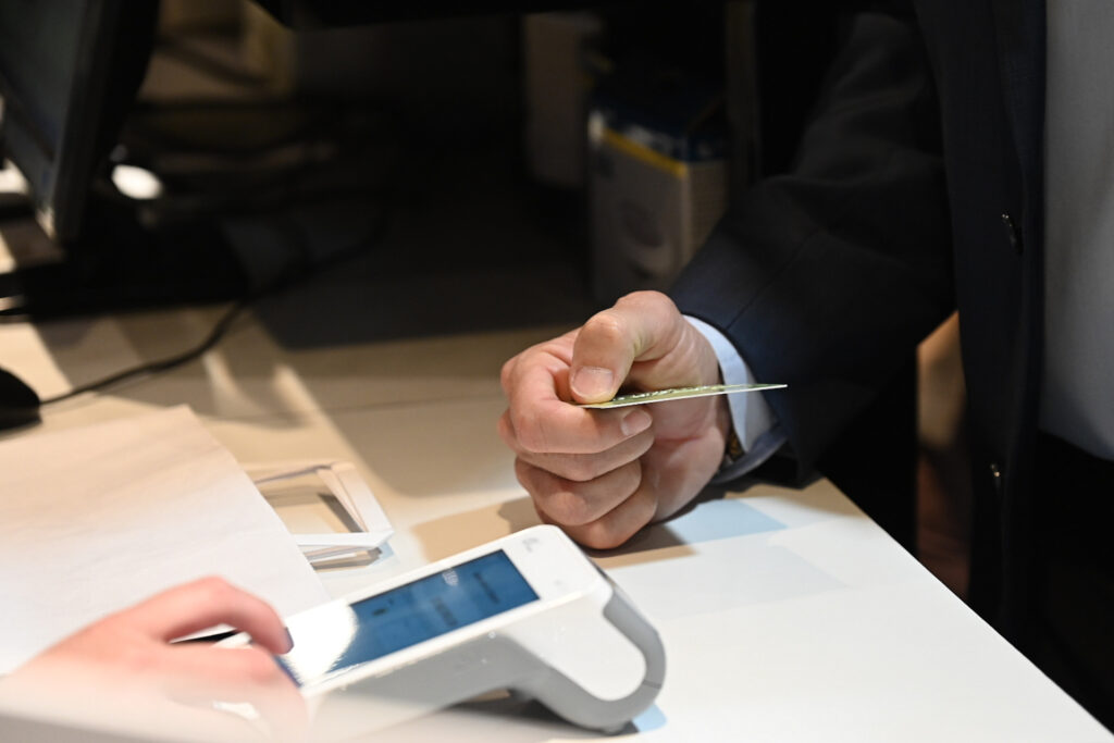 Sidecreer presentó su nueva tarjeta y una red propia de pagos. Foto: (GER)