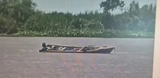 Hallaron una lancha a la deriva con dos hombres acribillados en el río Coronda