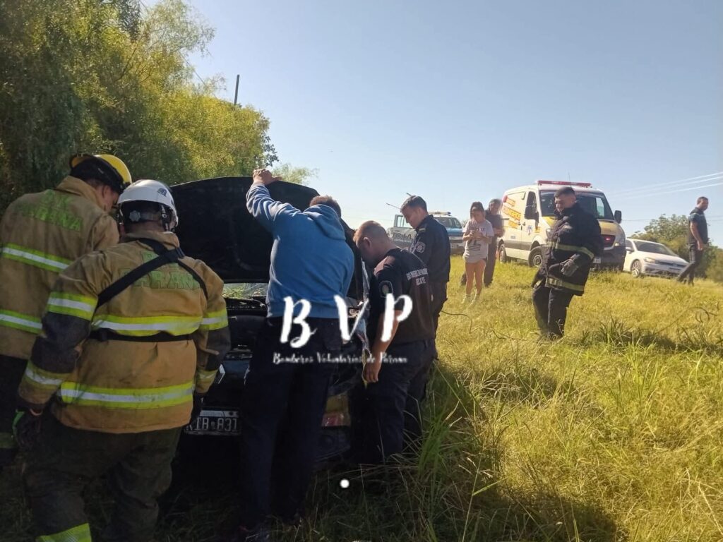 Un vuelco vehicular sobre la Ruta 131, en la zona de Villa Fontana. Foto: BVP